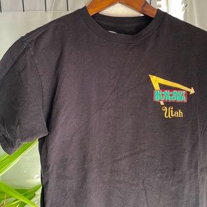 size S In&Out Utah shirt sleeve t-shirt